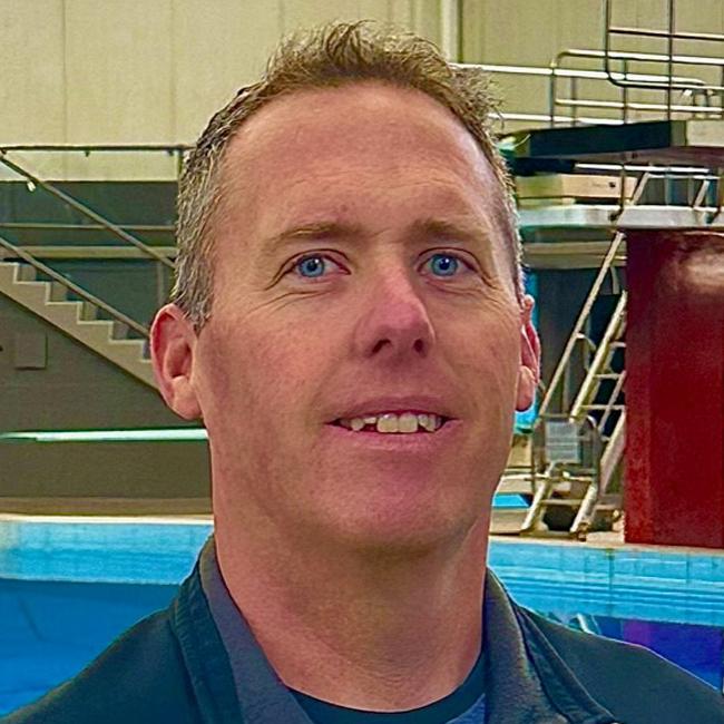 Alex Calwell portrait pic_3596