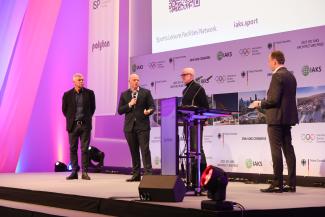 2025 Kongress_Sessions 88_four panellists on stage